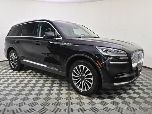 Used 2023 Lincoln Aviator Standard w/ Premium Package image 8