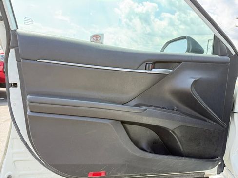Certified 2022 Toyota Camry SE w/ Cold Weather Package AWD/4WD image 23
