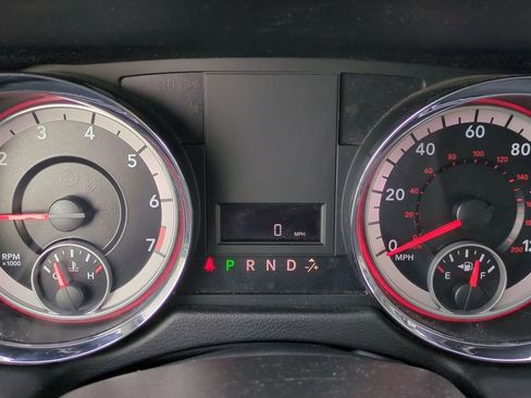 Used 2014 Dodge Grand Caravan SXT image 37