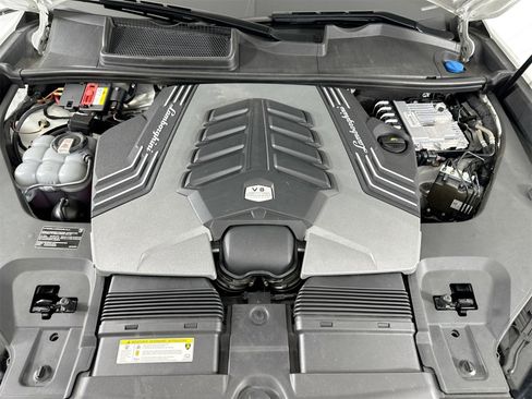 Used 2021 Lamborghini Urus Base image 32