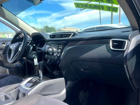 Used 2015 Nissan Rogue S image 17