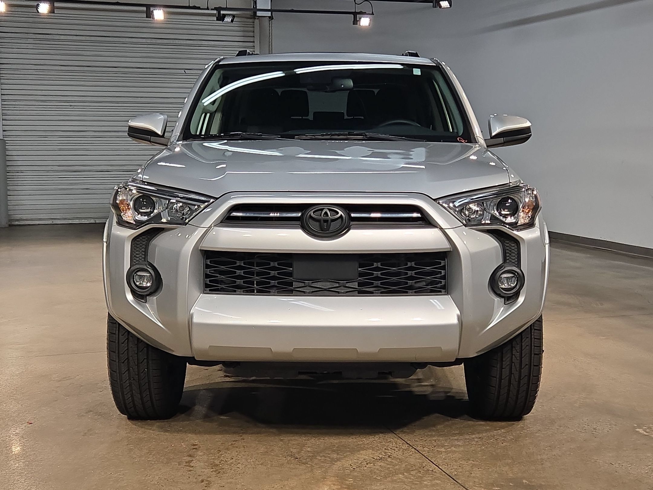 Used 2023 Toyota 4Runner SR5 AWD/4WD image 2