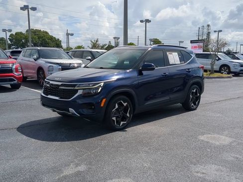 Used 2024 Kia Seltos EX FWD image 2