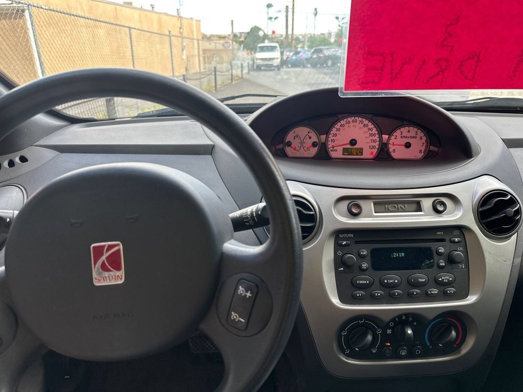 Used 2004 Saturn ION Level 3 w/ Travel Pkg FWD image 11
