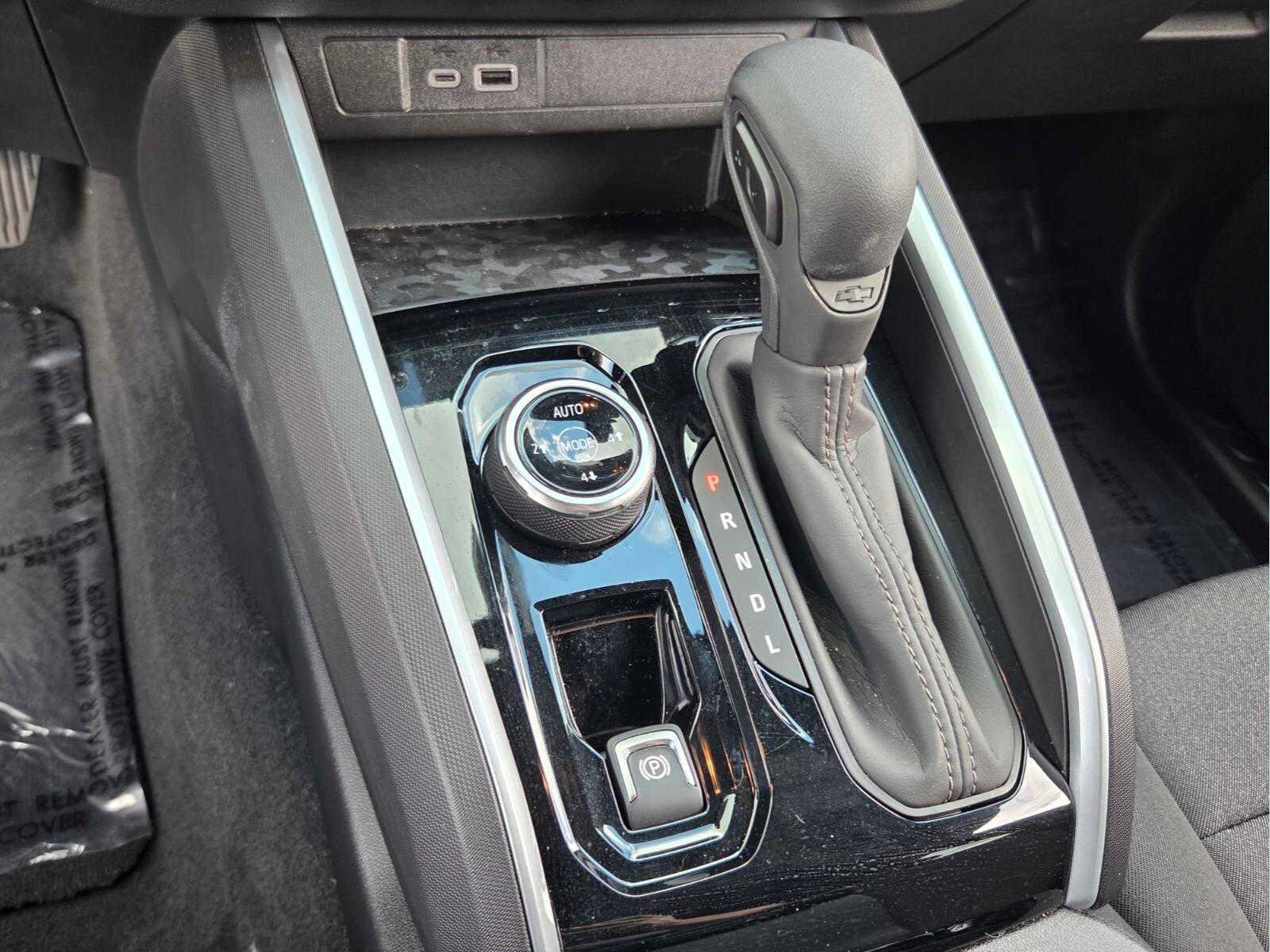 Used 2024 Chevrolet Colorado Trail Boss AWD/4WD image 26