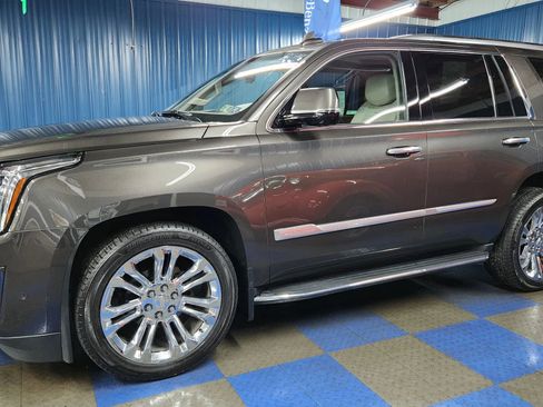 Used 2020 Cadillac Escalade Luxury w/ LPO, Radiant Package image 74
