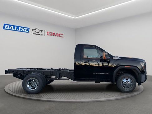 New 2026 GMC Sierra 3500 SLE w/ SLE Convenience Package image 3