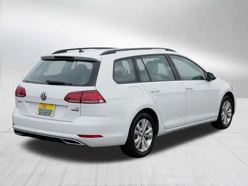 Used 2018 Volkswagen Golf S image 4