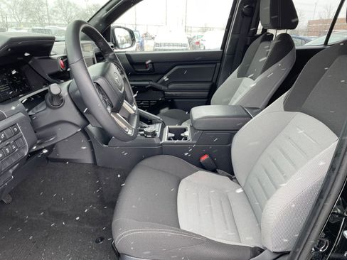 Used 2025 Toyota 4Runner TRD Off-Road image 25