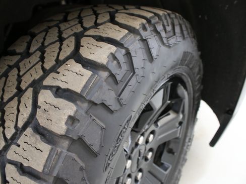 Used 2020 Chevrolet Tahoe LS image 34