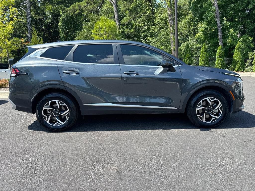 Used 2024 Kia Sportage LX AWD/4WD image 8