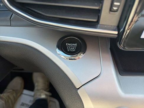 Certified 2022 Ford Explorer XLT w/ Equipment Group 202A image 32