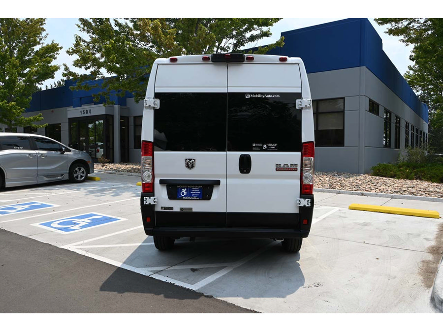 Used 2022 RAM ProMaster 2500 w/ Convenience Group FWD image 7