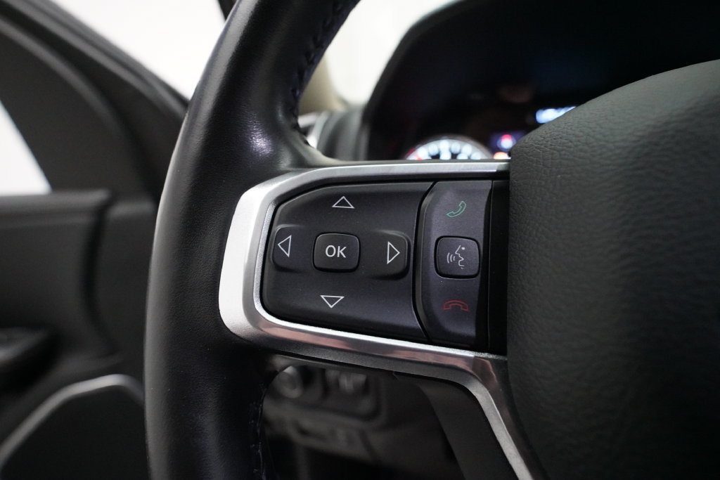 Used 2021 RAM 1500 Laramie AWD/4WD image 17