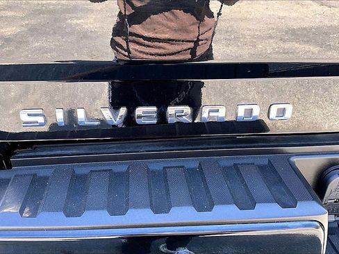 Used 2018 Chevrolet Silverado 1500 LT w/ Texas Edition image 30