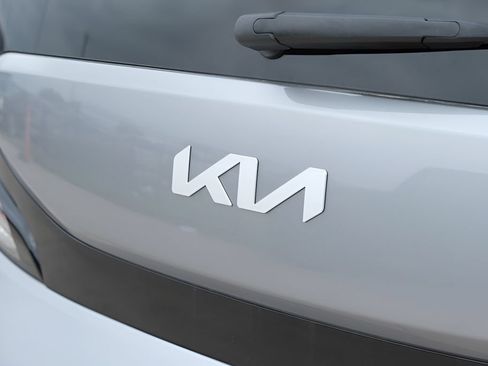 Used 2025 Kia Soul LX FWD image 31