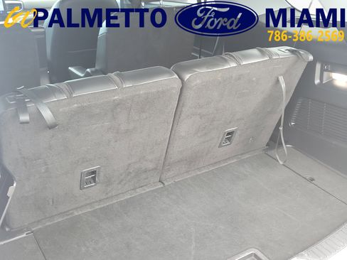 Used 2023 Ford Explorer XLT w/ Equipment Group 202A RWD image 7