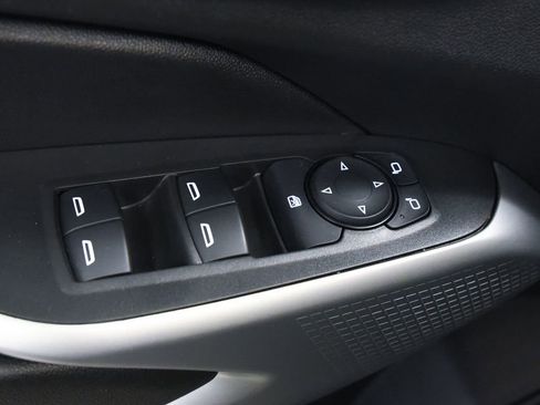 Used 2024 Chevrolet Trax LS w/ LS Convenience Package FWD image 16