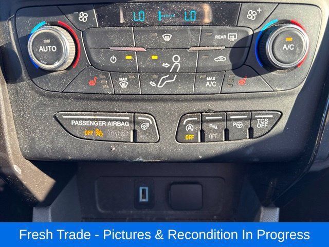 Used 2017 Ford Escape Titanium w/ Equipment Group 301A AWD/4WD image 14