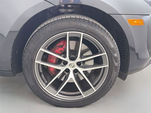 Certified 2023 Porsche Macan S AWD/4WD image 14