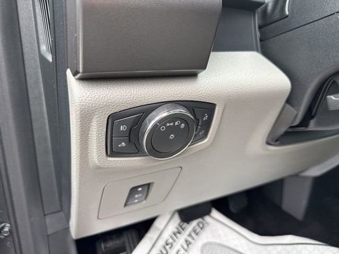 Used 2016 Ford F150 XLT w/ Equipment Group 302A Luxury AWD/4WD image 26