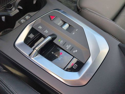 Used 2025 BMW 228i xDrive w/ Technology Package image 31