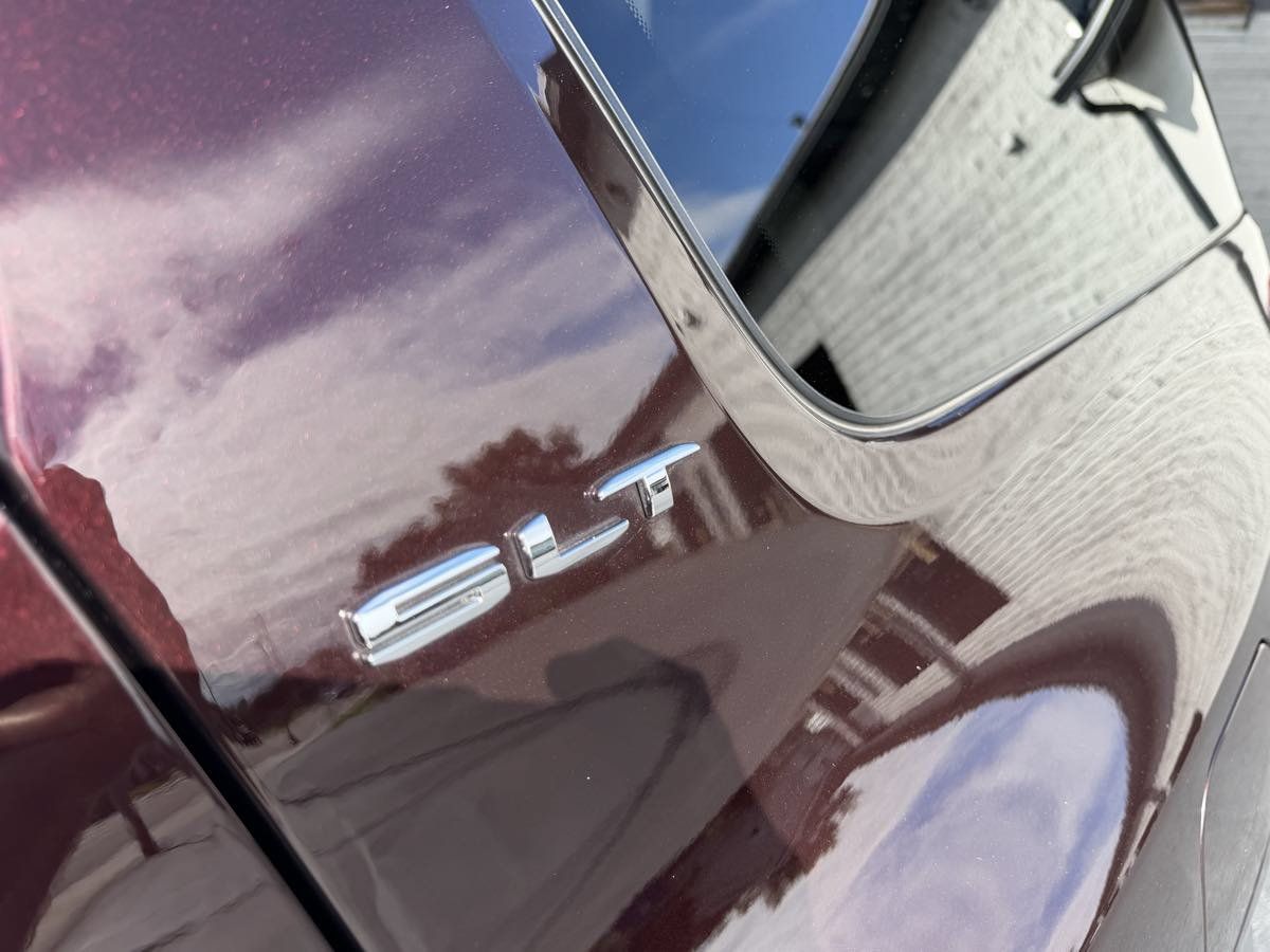 Used 2021 GMC Acadia SLT w/ Premium Package AWD/4WD image 10
