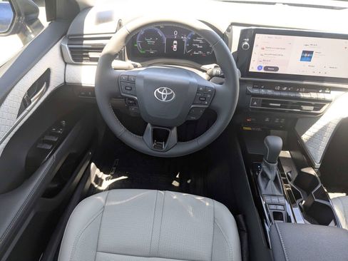 Used 2026 Toyota Camry XLE FWD image 15