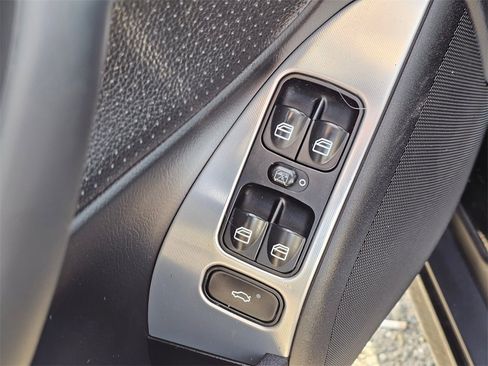 Used 2006 Mercedes-Benz C 230 Sedan image 35