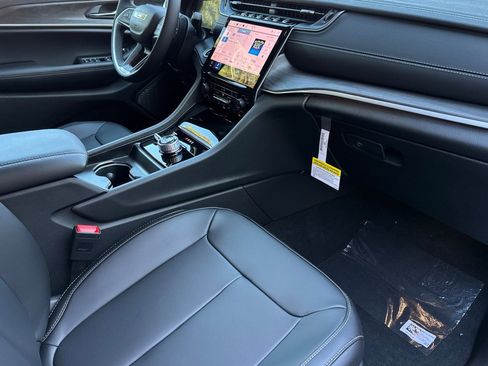New 2025 Jeep Grand Cherokee Limited w/ Black Appearance Package AWD/4WD image 15