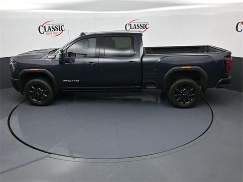 Used 2024 GMC Sierra 2500 AT4 w/ AT4 Premium Plus Package image 16