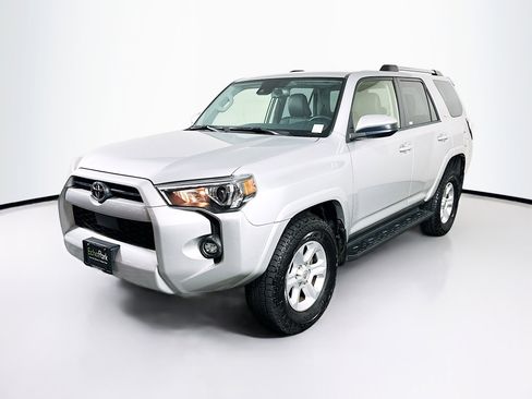 Used 2021 Toyota 4Runner SR5 AWD/4WD image 3