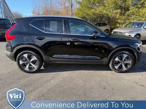 Certified 2025 Volvo XC40 B5 Core w/ Protection Package Premier image 9