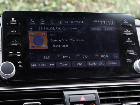 Used 2022 Honda Accord Touring image 28