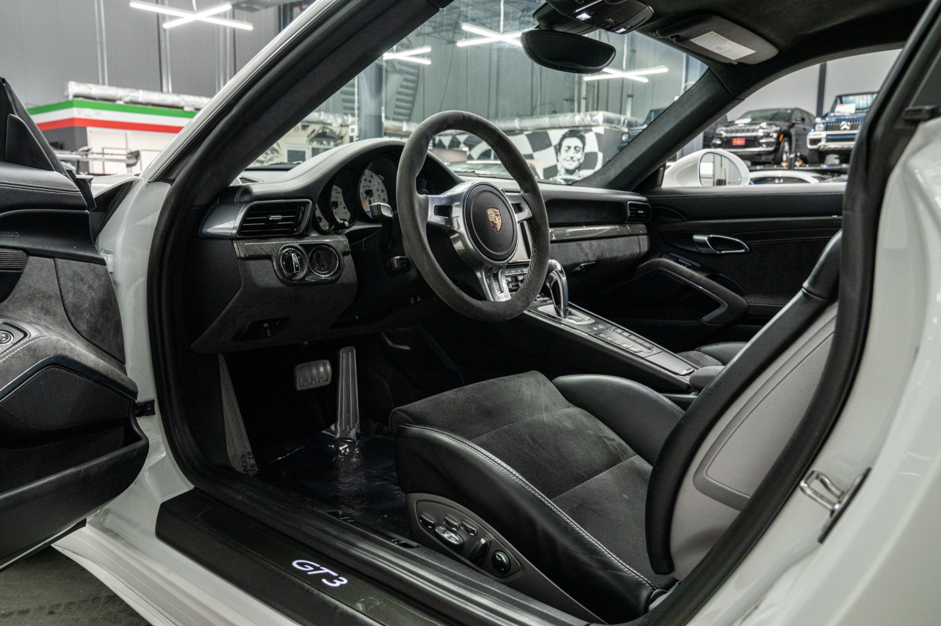 Used 2015 Porsche 911 GT3 RWD image 22