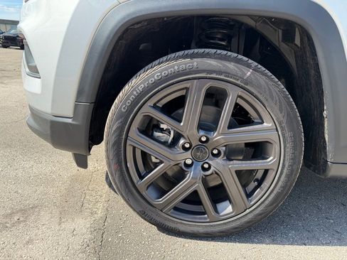 New 2026 Jeep Compass Latitude image 9