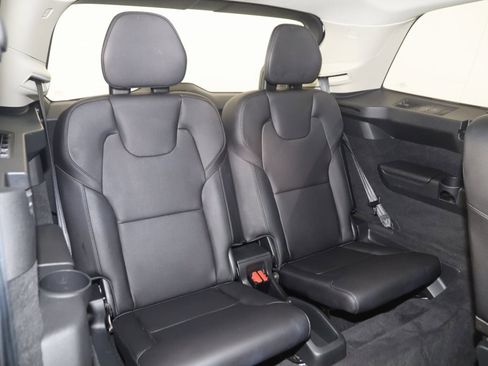 Used 2020 Volvo XC90 T6 Momentum w/ Protection Package Premier image 15