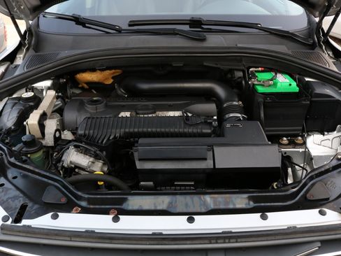 Used 2015 Volvo XC60 T5 Platinum image 50