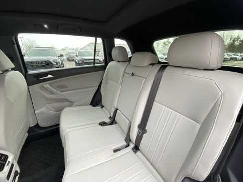 Used 2022 Volkswagen Tiguan SE R-Line image 23