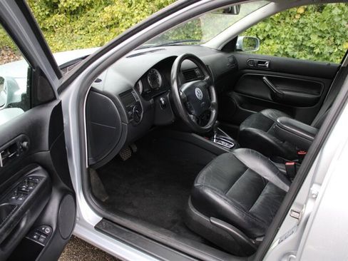 Used 2005 Volkswagen Jetta GLS image 5