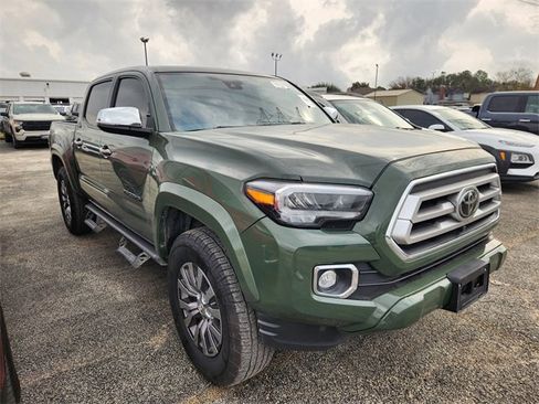 Used 2021 Toyota Tacoma Limited image 1