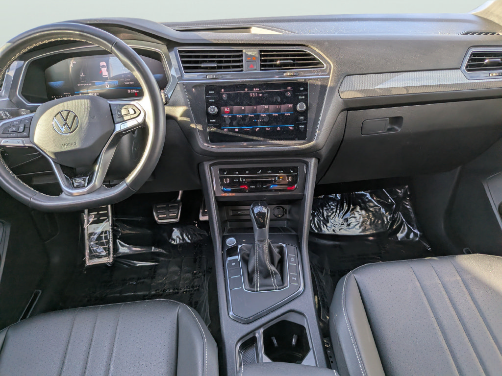 Certified 2023 Volkswagen Tiguan SE R-Line FWD image 15