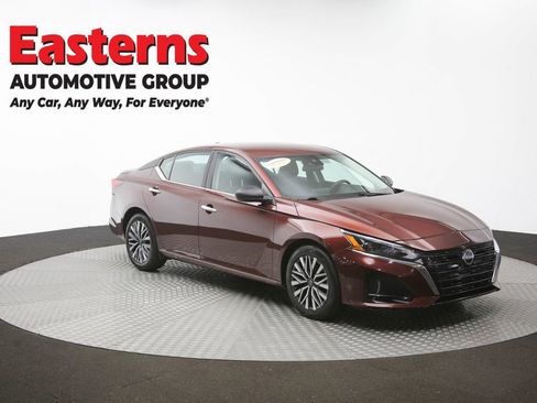 Used 2024 Nissan Altima 2.5 SV FWD image 49