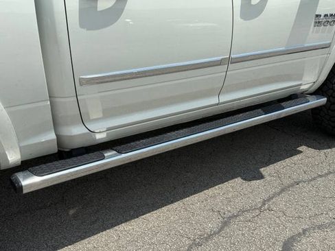 Used 2017 RAM 1500 Laramie w/ Convenience Group AWD/4WD image 14