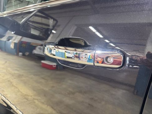 Used 2024 GMC Sierra 3500 SLT w/ SLT Convenience Package image 18