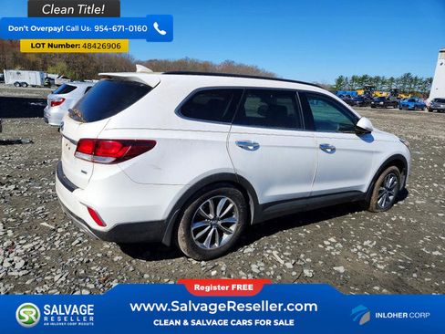 Used 2017 Hyundai Santa Fe SE image 4