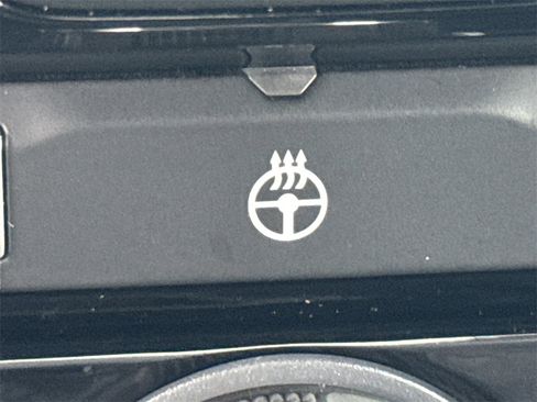 Used 2024 RAM 1500 Laramie image 32