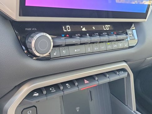New 2026 Toyota Tundra Limited AWD/4WD image 16