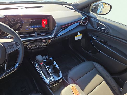 New 2026 Chevrolet Trax RS w/ Driver Confidence Package image 15