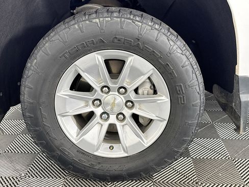 Used 2023 Chevrolet Silverado 1500 LT AWD/4WD image 54